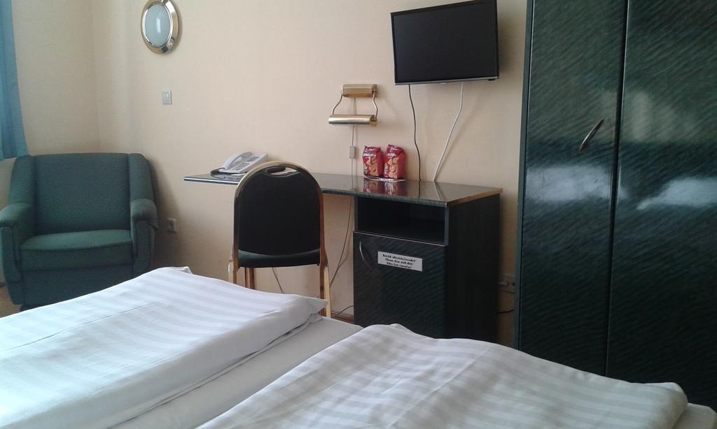 Hotel Bara Boedapest Buitenkant foto